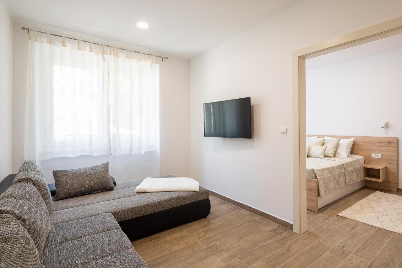 Direct Beach Apartments Jesenice  Extérieur photo
